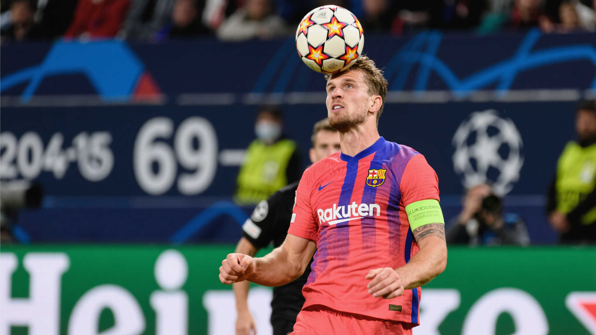 2024-25赛季欧冠制空之王:卢克·德容高空争顶69次领跑榜单 在足球领域,每一项数据背后都可能讲述着一个关于球员